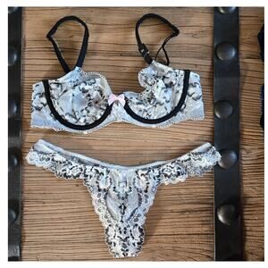 Victoria's Secret Body by Victoria Lace Unlined Demi Bra and Thong Set 34B/S New